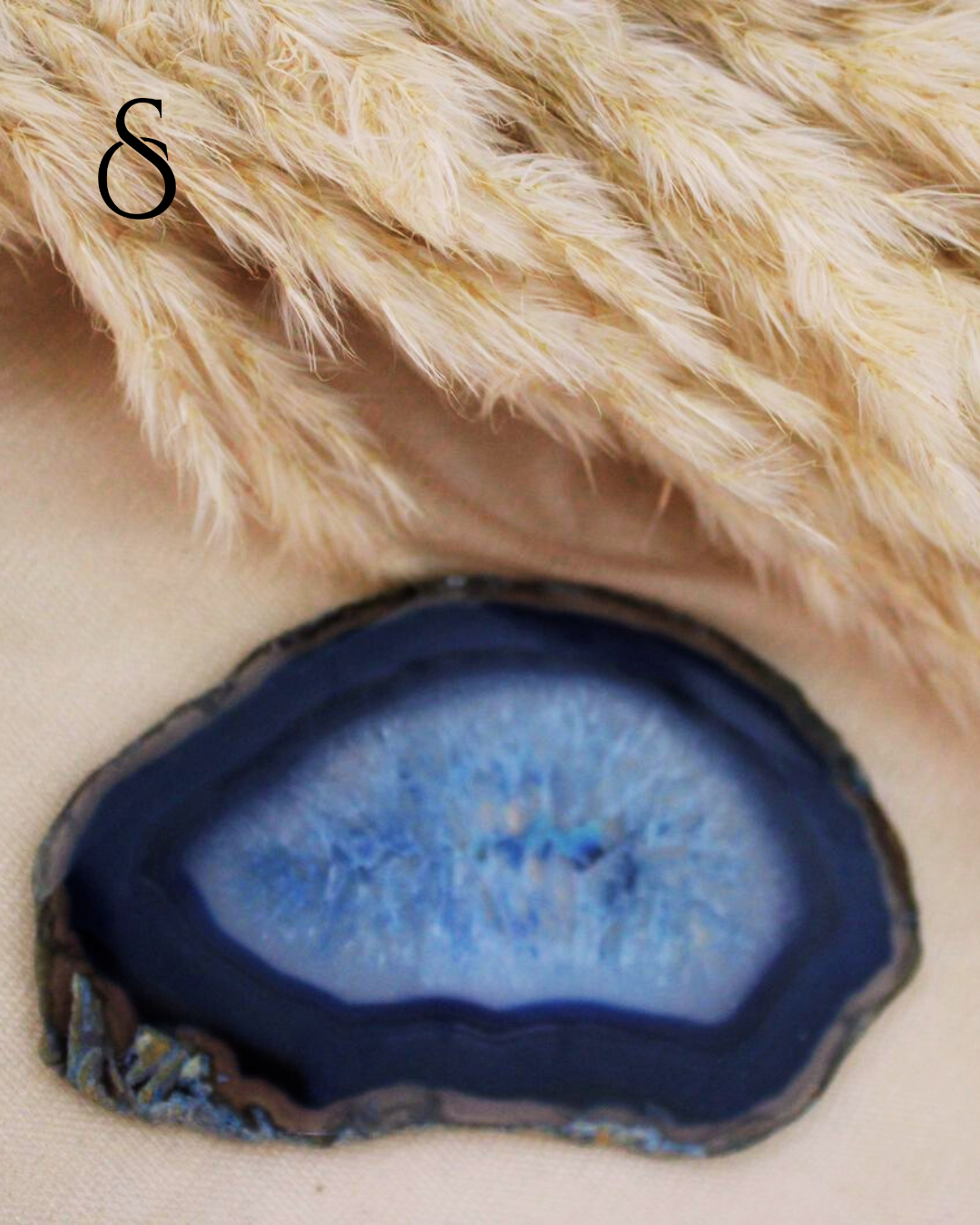 Geoda Azul Nocturna: poder cósmico en forma mineral
